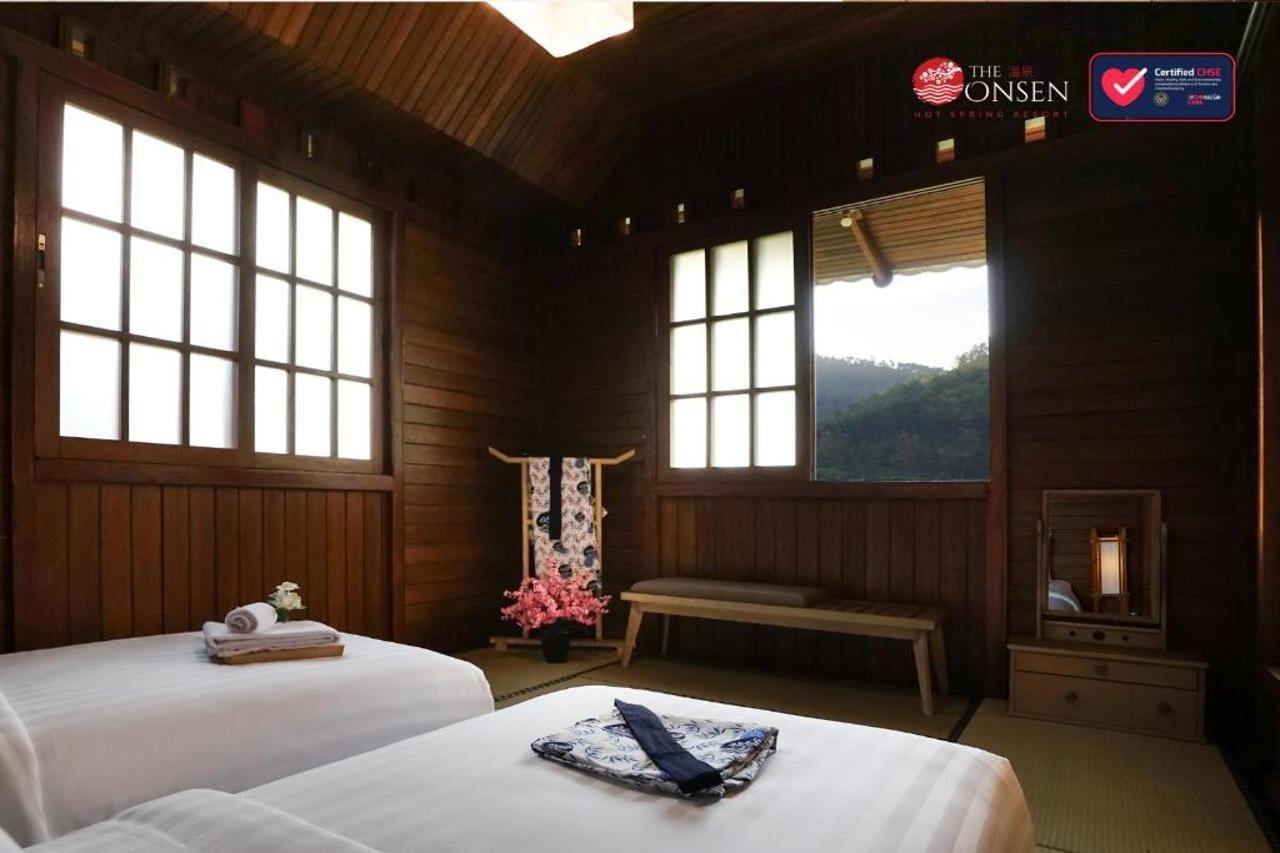 The Onsen Hot Spring Resort Batu  Luaran gambar