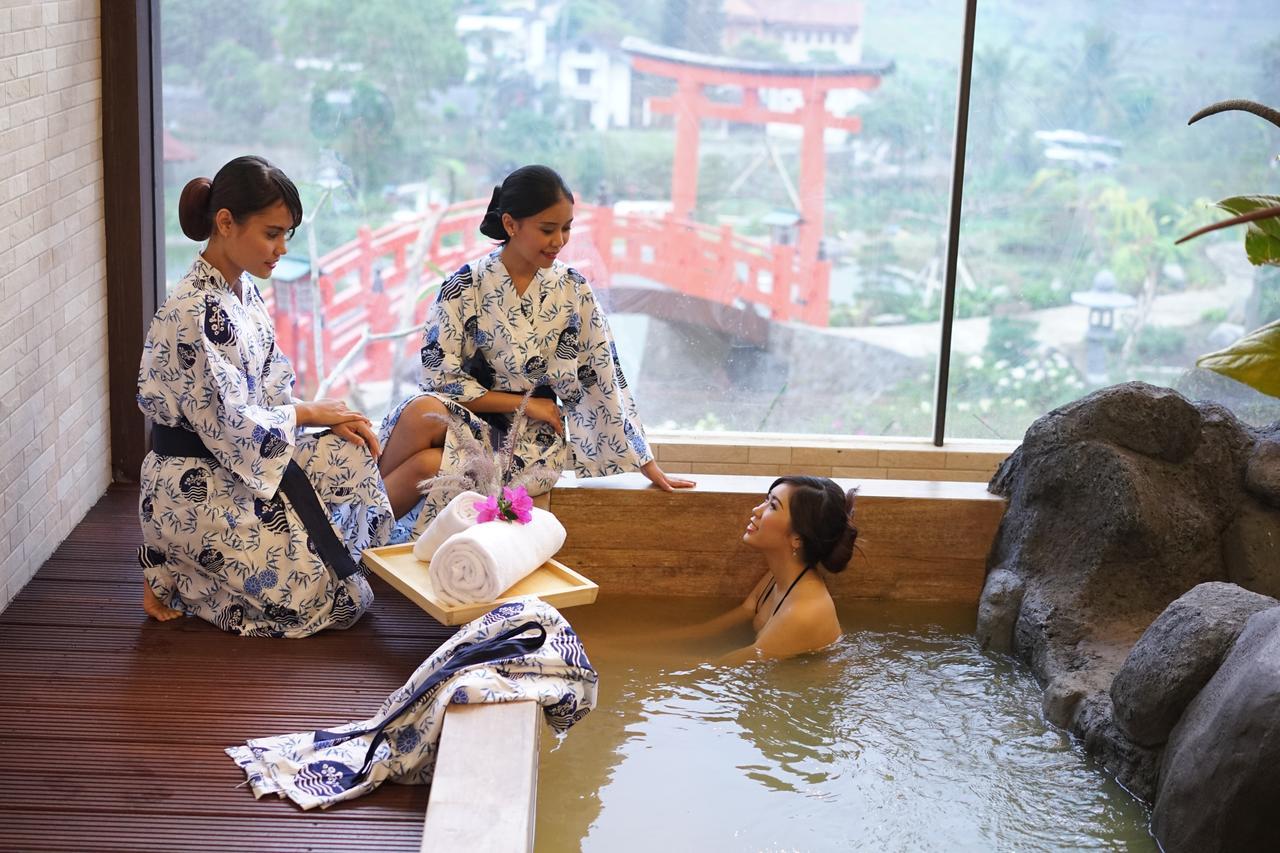 The Onsen Hot Spring Resort Batu  Luaran gambar